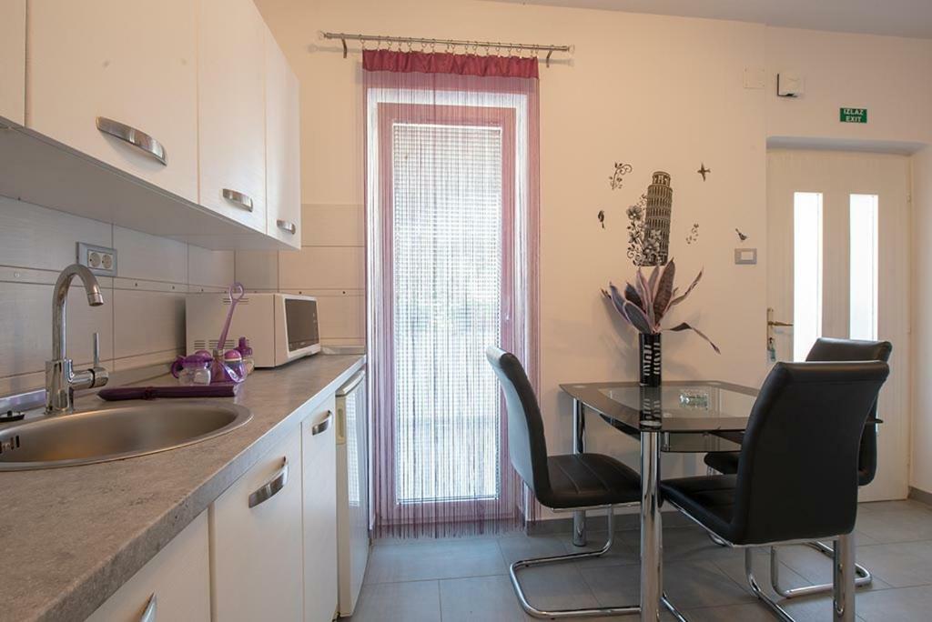 Lovely Family House Robi Pensjonat 3*